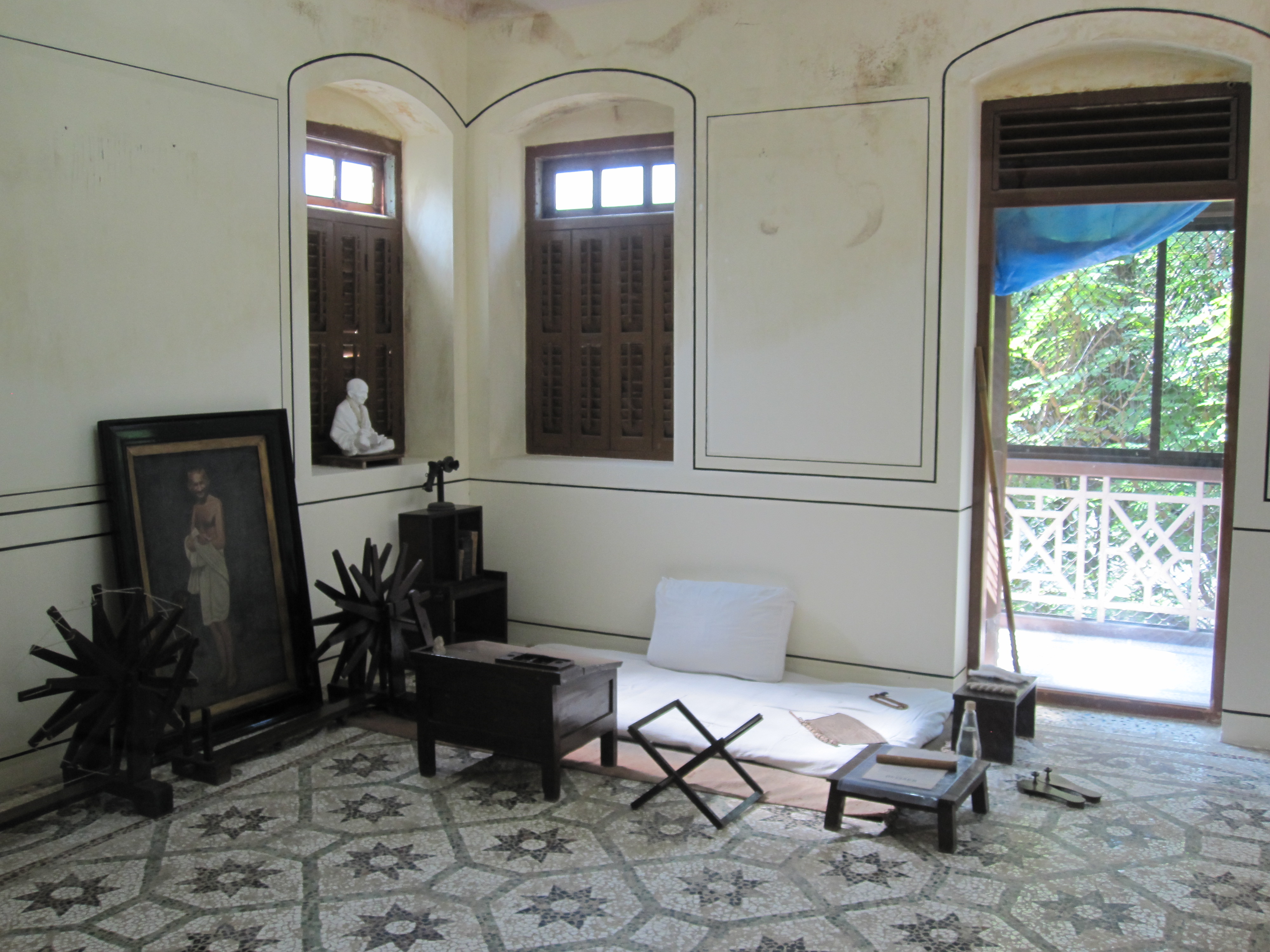 Gandhis Schlafzimmer im Mani Bhavan